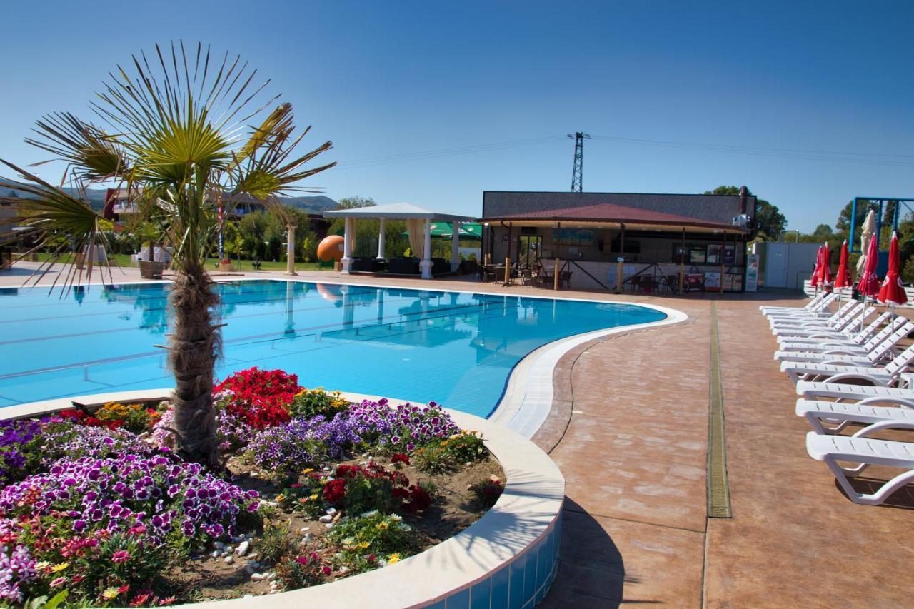 Balneo And Spa Complex Mineral Yagoda Exterior foto